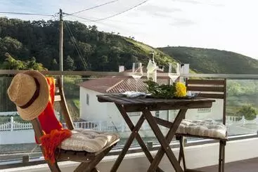 Beachouse   Surf, Bed & Breakfast - Mafra