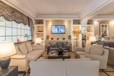 호텔 마르티니 - Olbia