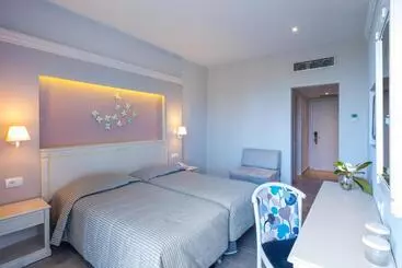 Delfinia - Moraitika