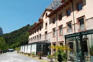 Balneario La Hermida - La Hermida