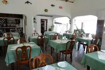 Lazare Picault - Victoria