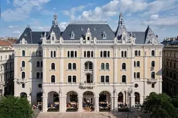 W Budapest - Budapest