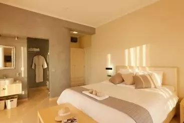 Pictures Suites - Corfu Town