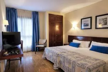 Y Apartamentos Arias - Navia