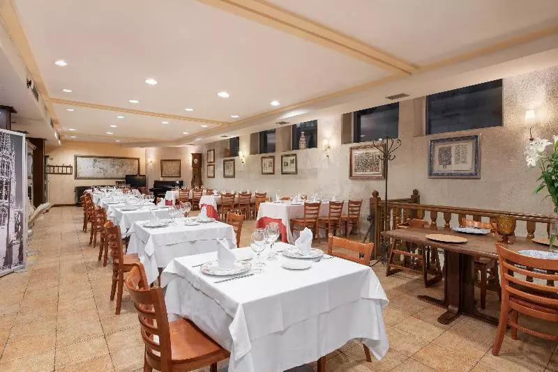 Fotos del hotel Crisol Mesón Del Cid:  8