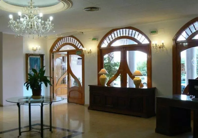 Fotos del hotel Reconquista:  3