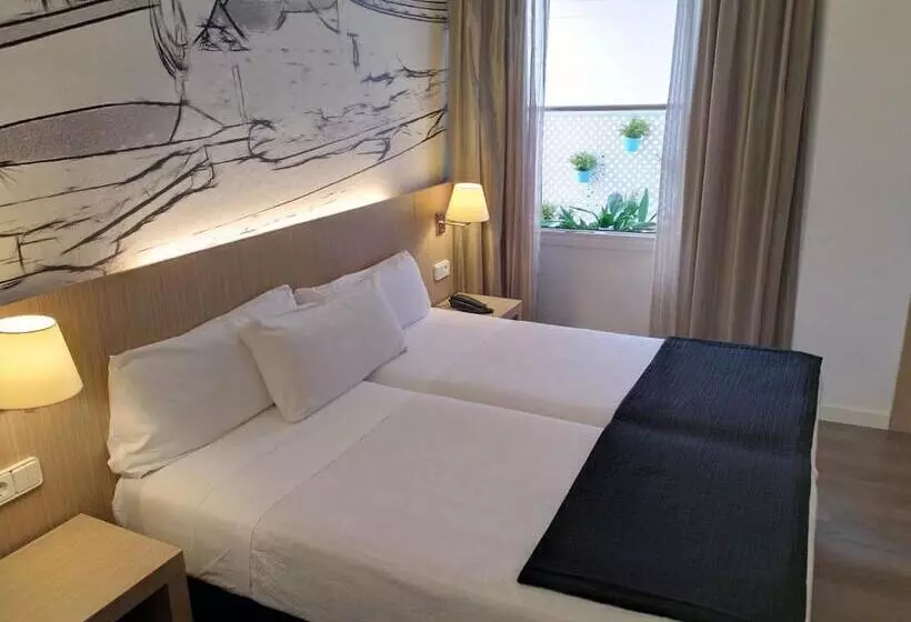 Fotos del hotel Mediterrani:  7