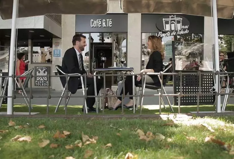 Fotos del hotel Puerta De Toledo:  3