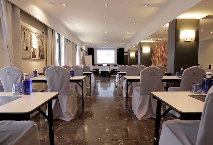 Fotos del hotel Puerta De Toledo:  4