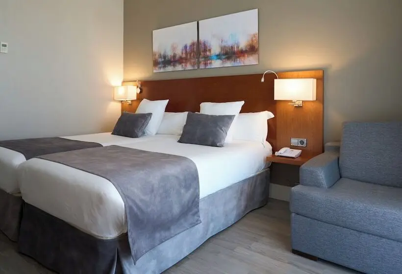 Fotos del hotel Puerta De Toledo:  37