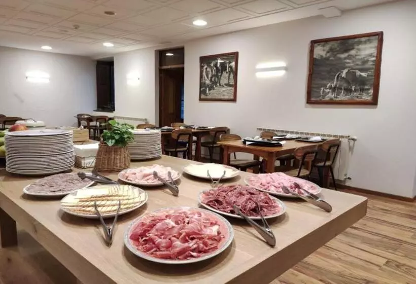 Fotos del hotel Saurat:  2