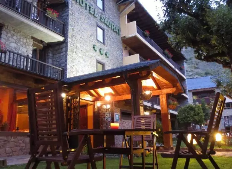 Fotos del hotel Saurat:  10