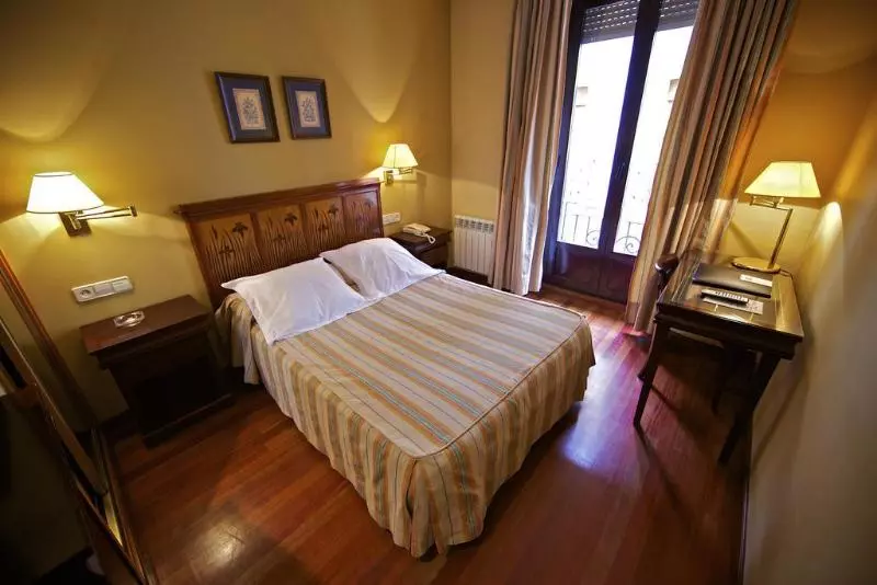 Fotos del hotel Spa Paris:  5