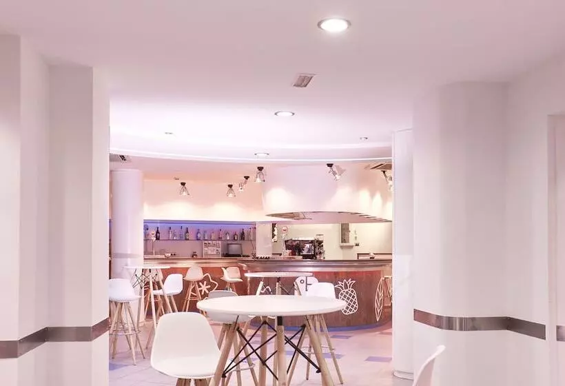 Fotos del hotel Checkin Caribe Youth:  21