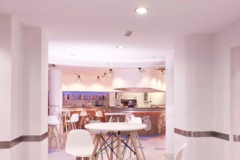 Fotos del hotel Checkin Caribe Youth:  17