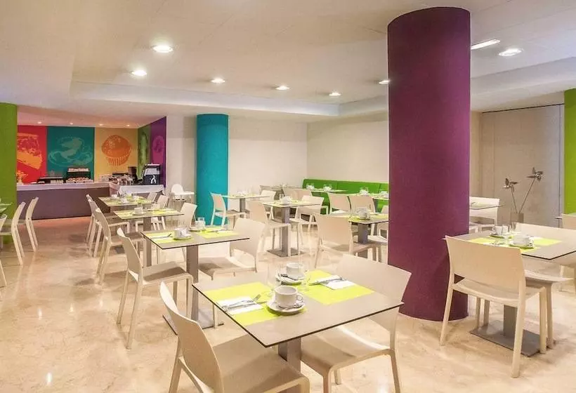 Fotos del hotel Ibis Styles Zaragoza Ramiro I:  3