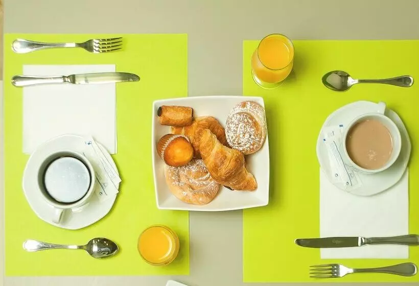 Fotos del hotel Ibis Styles Zaragoza Ramiro I:  10