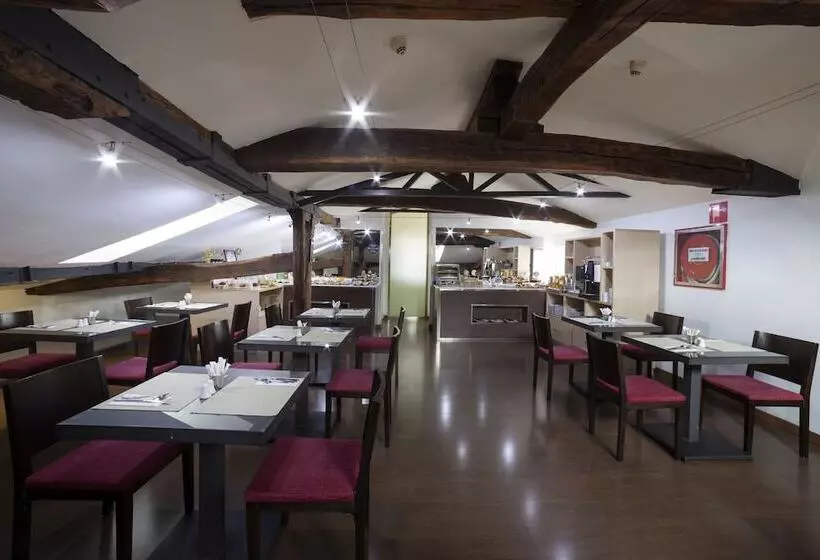 Fotos del hotel Petit Palace Arana Bilbao:  9