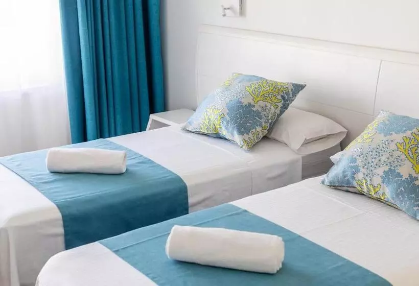 Fotos del hotel Hostal Neptuno:  2