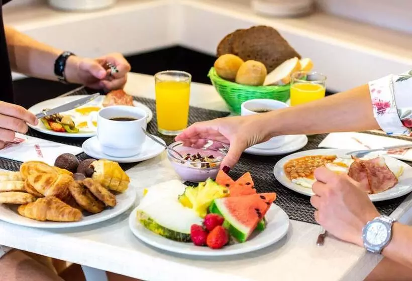 Fotos del hotel Hostal Neptuno:  4