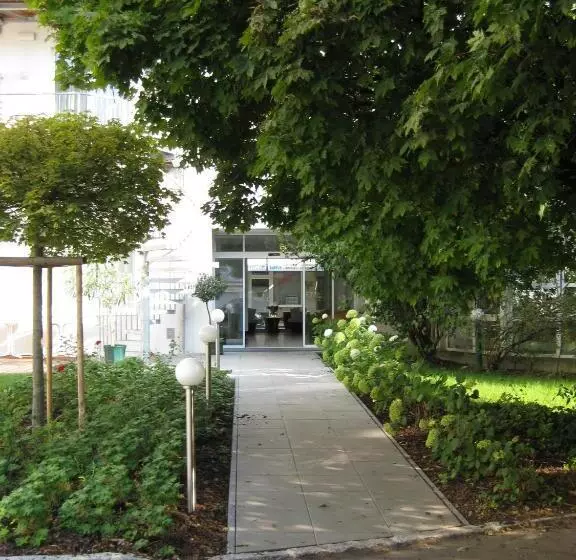 Fotos del hotel City:  13