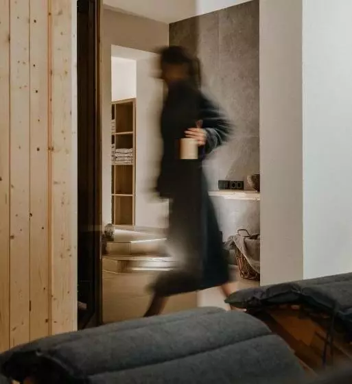 Waldhotel Contactless