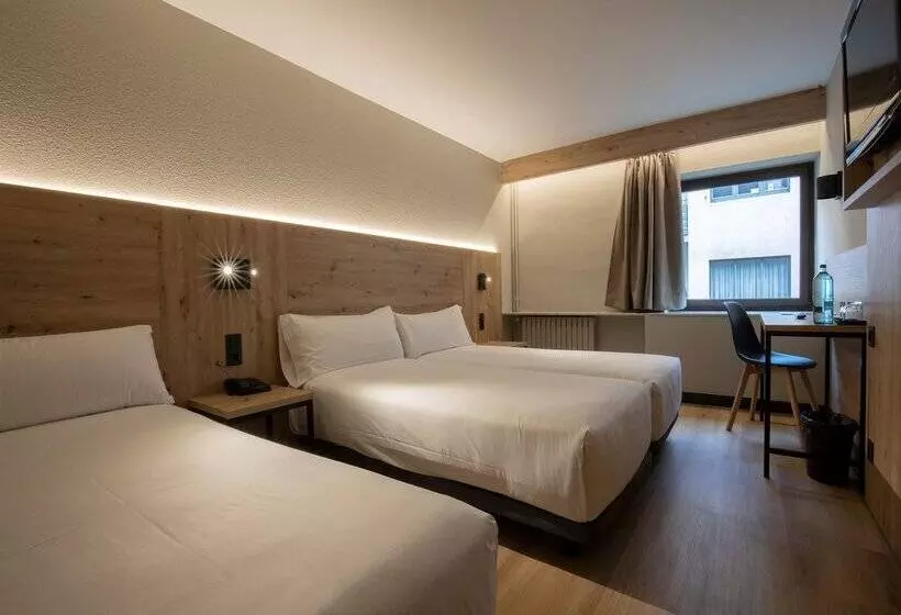 Fotos del hotel Comtes d'Urgell:  25