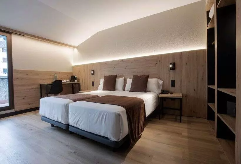 Fotos del hotel Comtes d'Urgell:  24