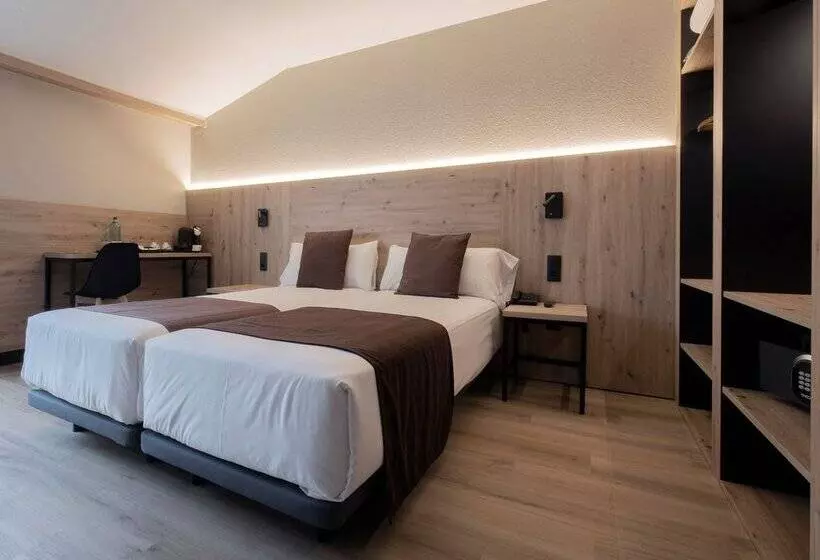 Fotos del hotel Comtes d'Urgell:  4