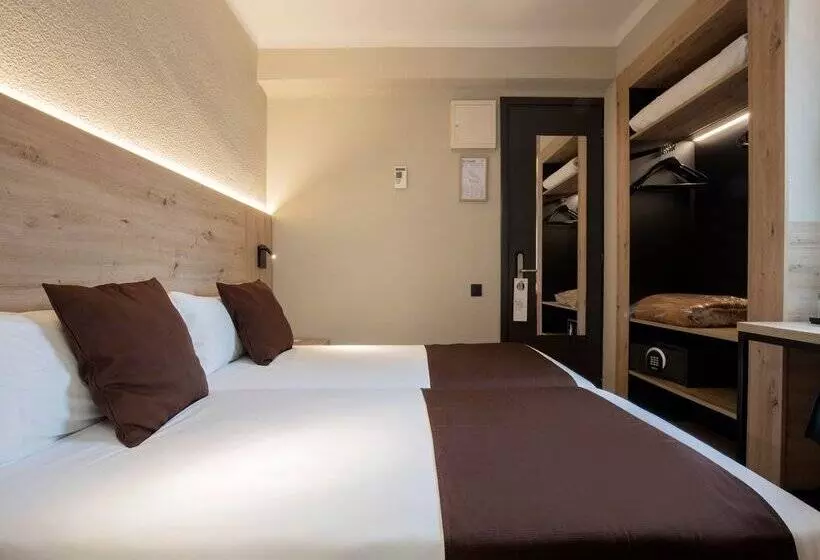 Fotos del hotel Comtes d'Urgell:  34