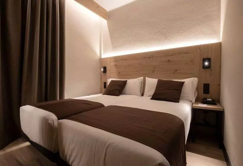 Fotos del hotel Comtes d'Urgell:  10