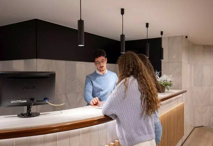 Fotos del hotel Comtes d'Urgell:  106