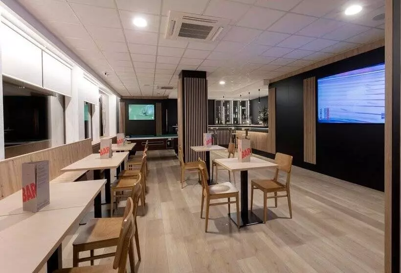 Fotos del hotel Comtes d'Urgell:  100