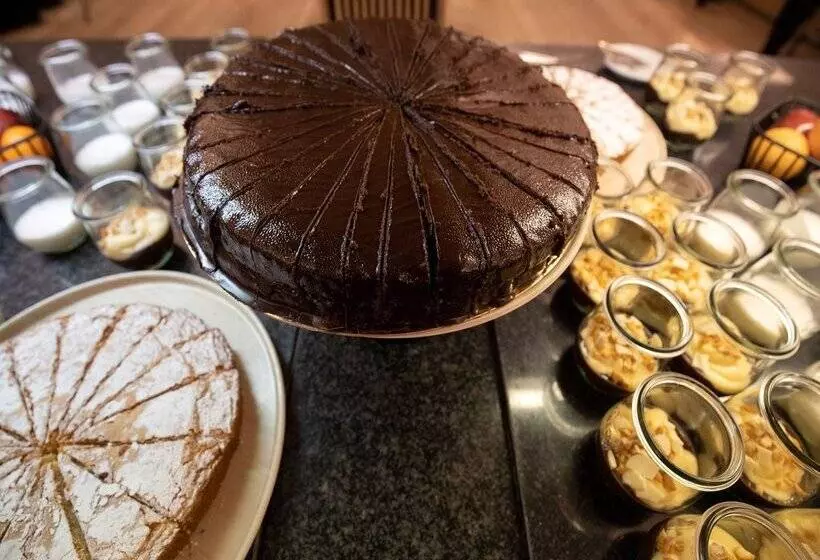 Fotos del hotel Comtes d'Urgell:  88