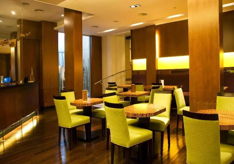 Fotos del hotel Iruña:  8