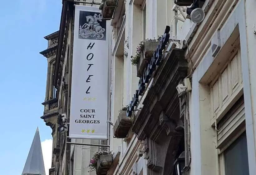 Cour St Georges