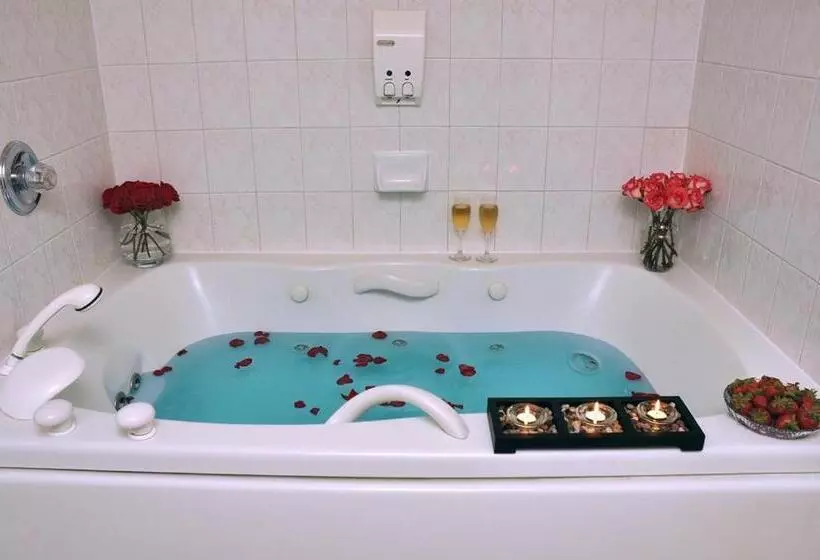 Fotos del hotel Cartier Place Suite:  4