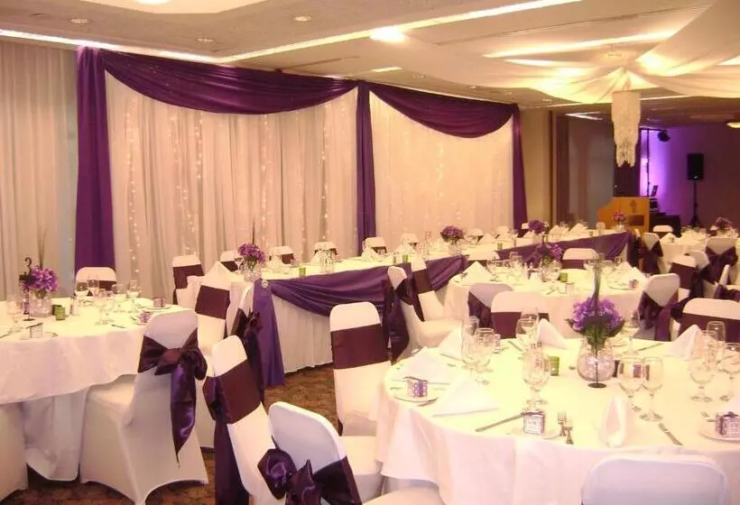 Fotos del hotel Cartier Place Suite:  12