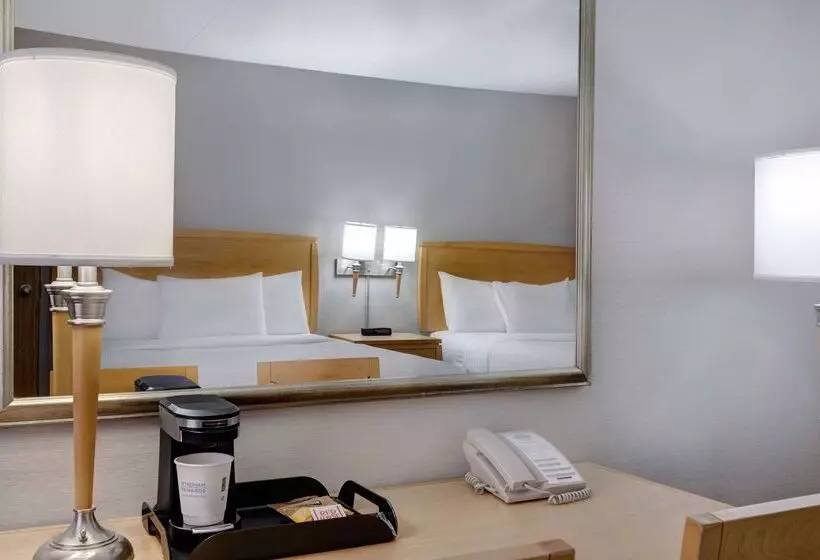 Fotos del hotel Days Inn By Wyndham Niagara Falls Near The Falls:  22