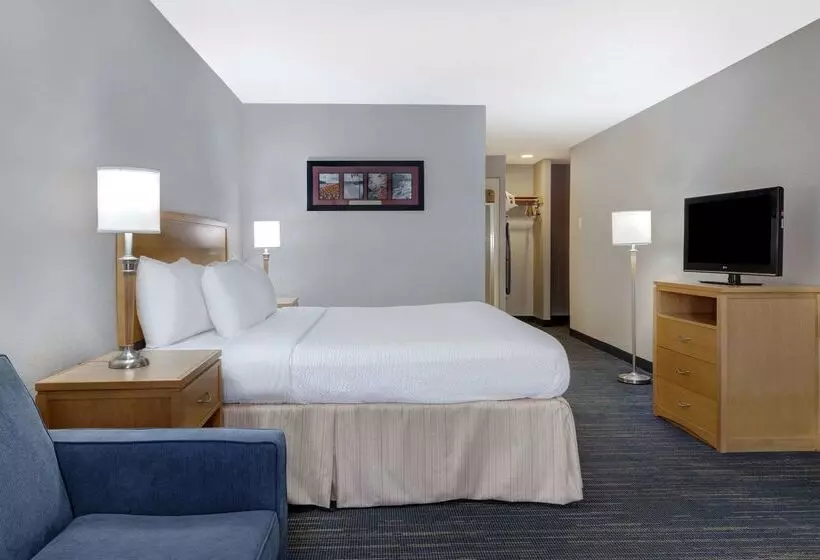 Fotos del hotel Days Inn By Wyndham Niagara Falls Near The Falls:  10