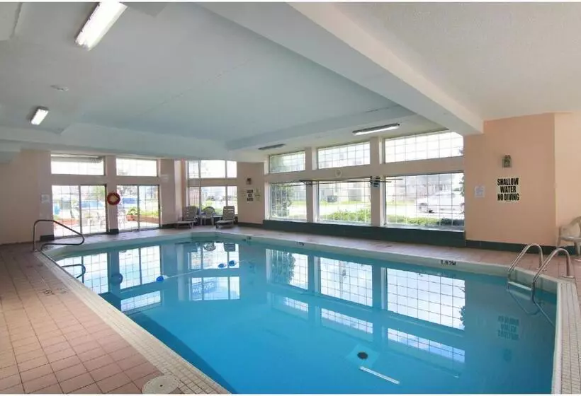 Fotos del hotel Travelodge By Wyndham Niagara Falls Bonaventure:  15