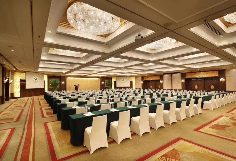 Fotos del hotel Jin Jiang Tower:  13