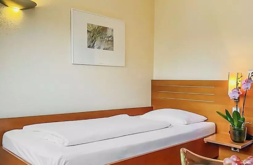 Fotos del hotel Rieker Stuttgart Hauptbahnhof:  19