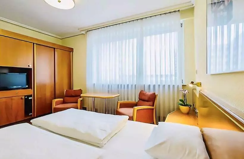 Fotos del hotel Rieker Stuttgart Hauptbahnhof:  14