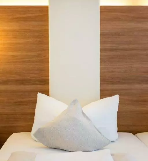 Fotos del hotel Cristal München:  15