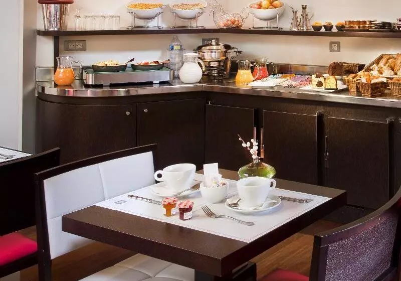 Fotos del hotel Hôtel Le Colisée:  6