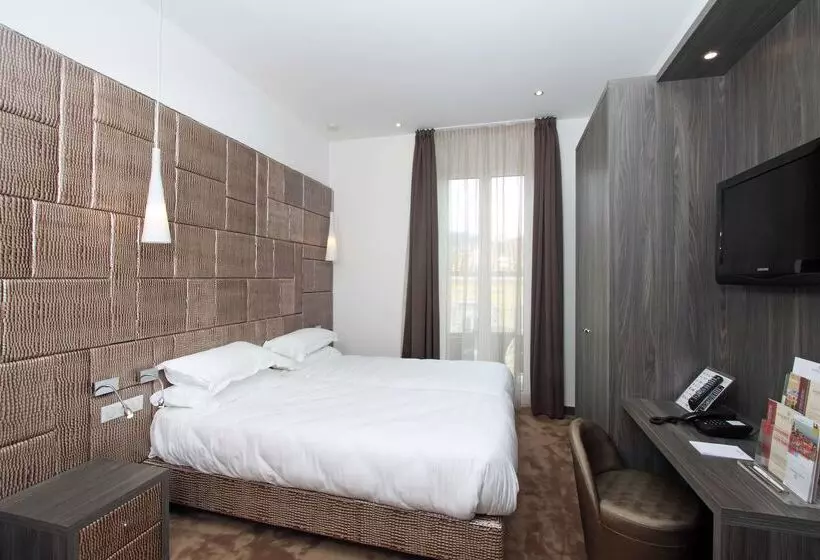 Fotos del hotel Golden Tulip Cannes  De Paris:  24