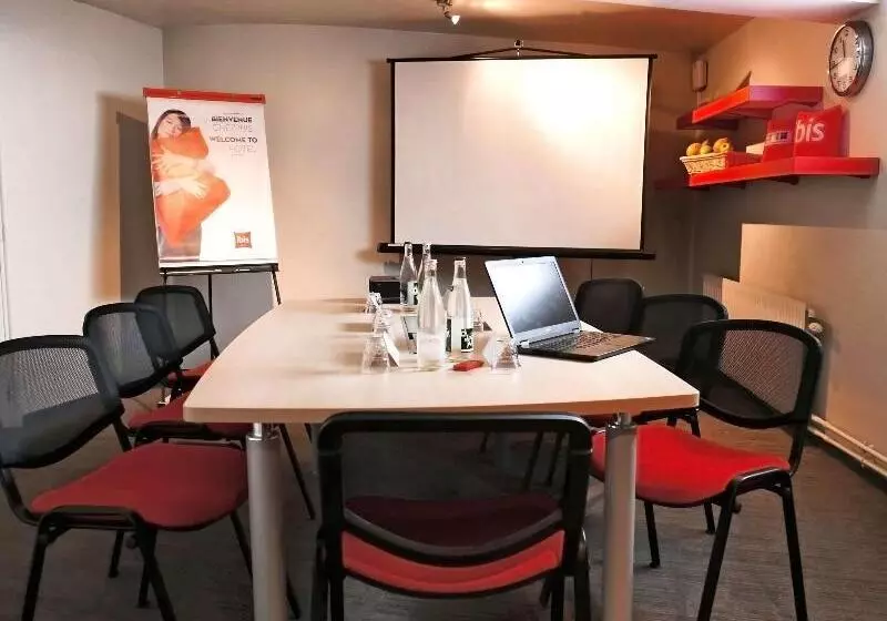 Fotos del hotel Ibis Paris Brancion Parc Des Expositions 15ème:  5