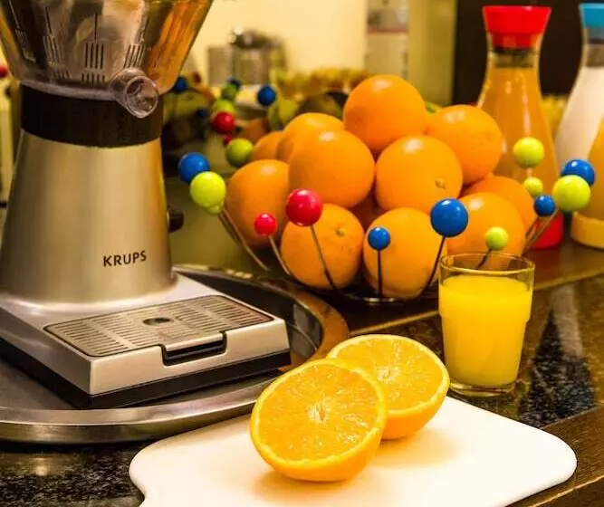 Fotos del hotel Ibis Styles Nantes Centre Place Royale:  4