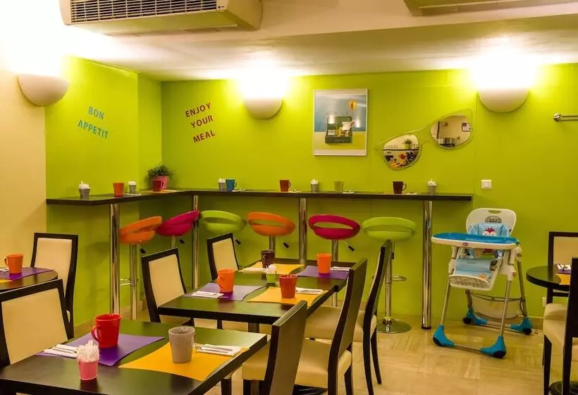 Fotos del hotel Ibis Styles Nantes Centre Place Royale:  5